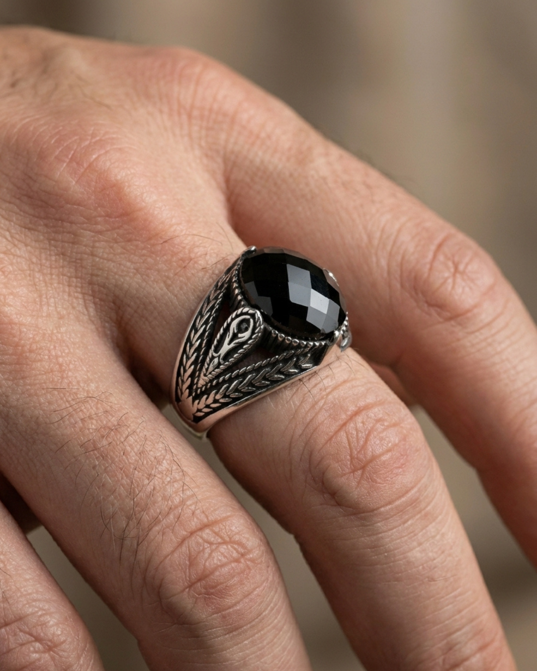 The Onyx Laurel Signet