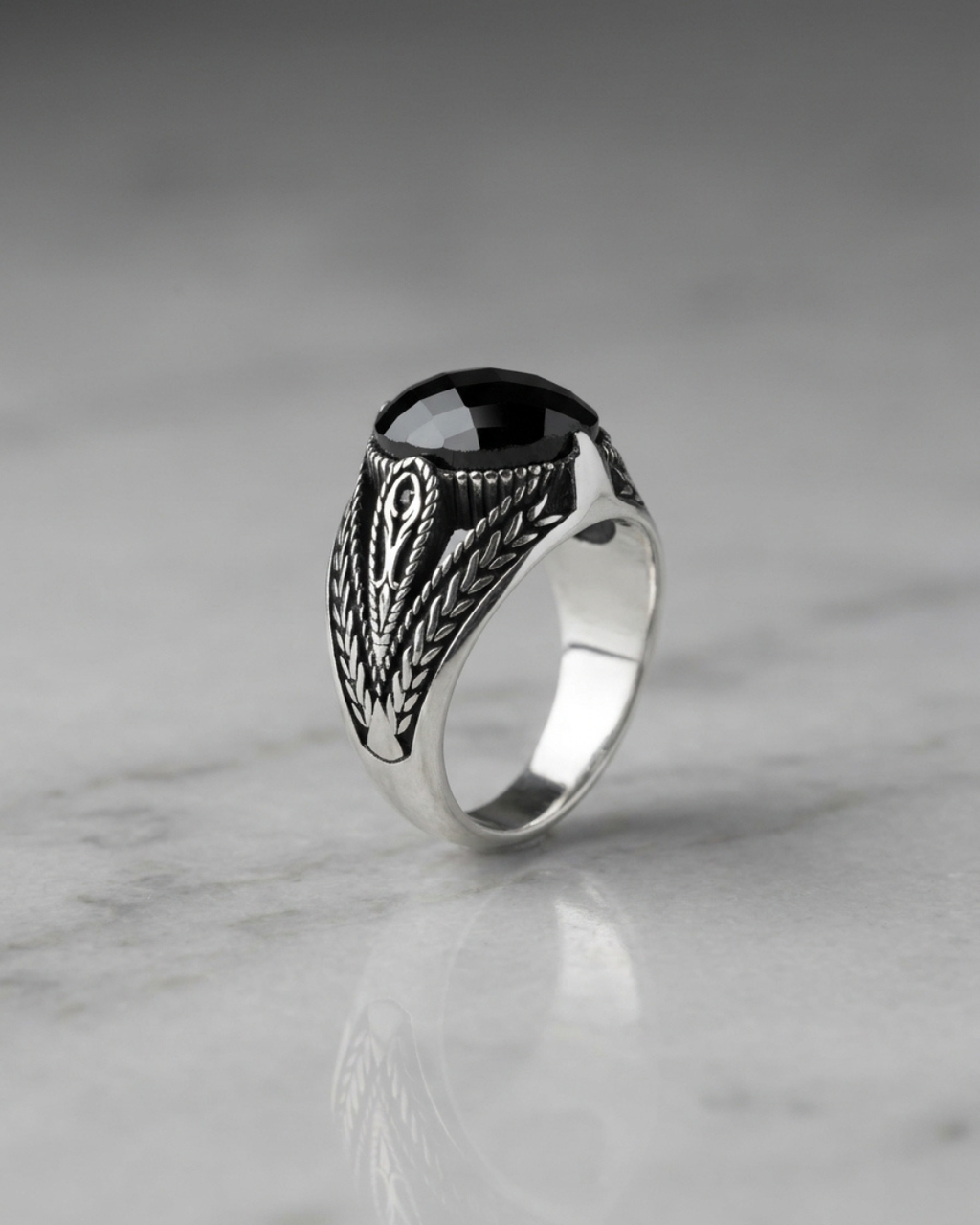 The Onyx Laurel Signet