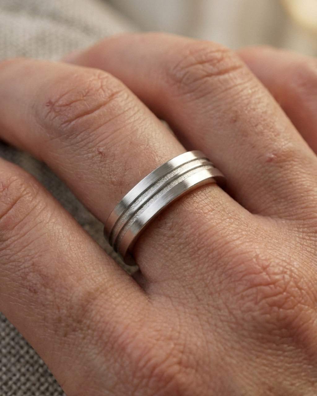 Apex Frosted Groove Men's Dibla Ring