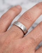Zenith Slant Engraved Men’s Dibla Ring