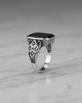 The Obsidian Diamond Crest