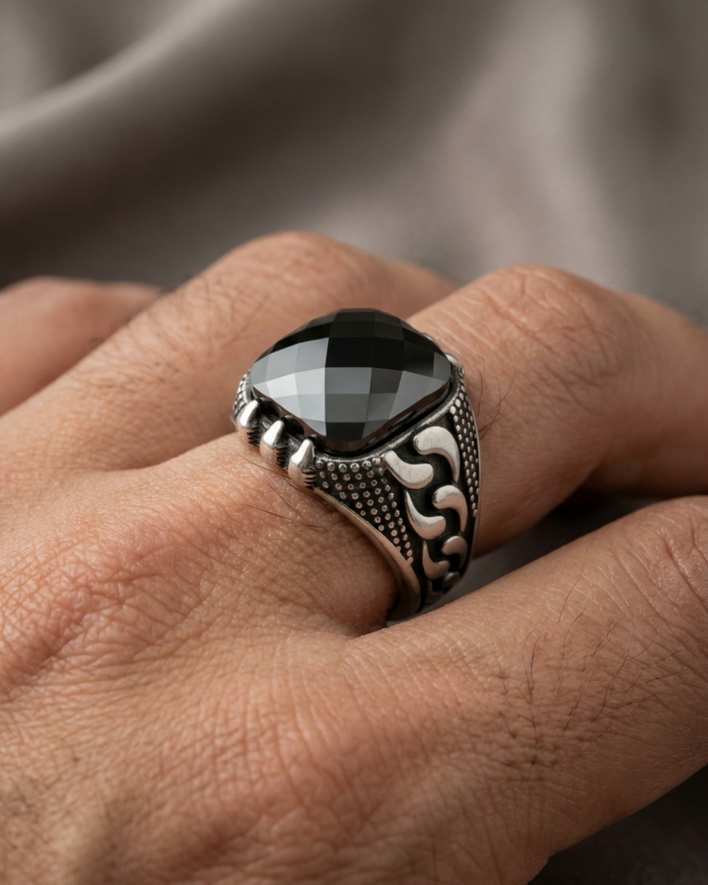 Titan Obsidian Link Ring
