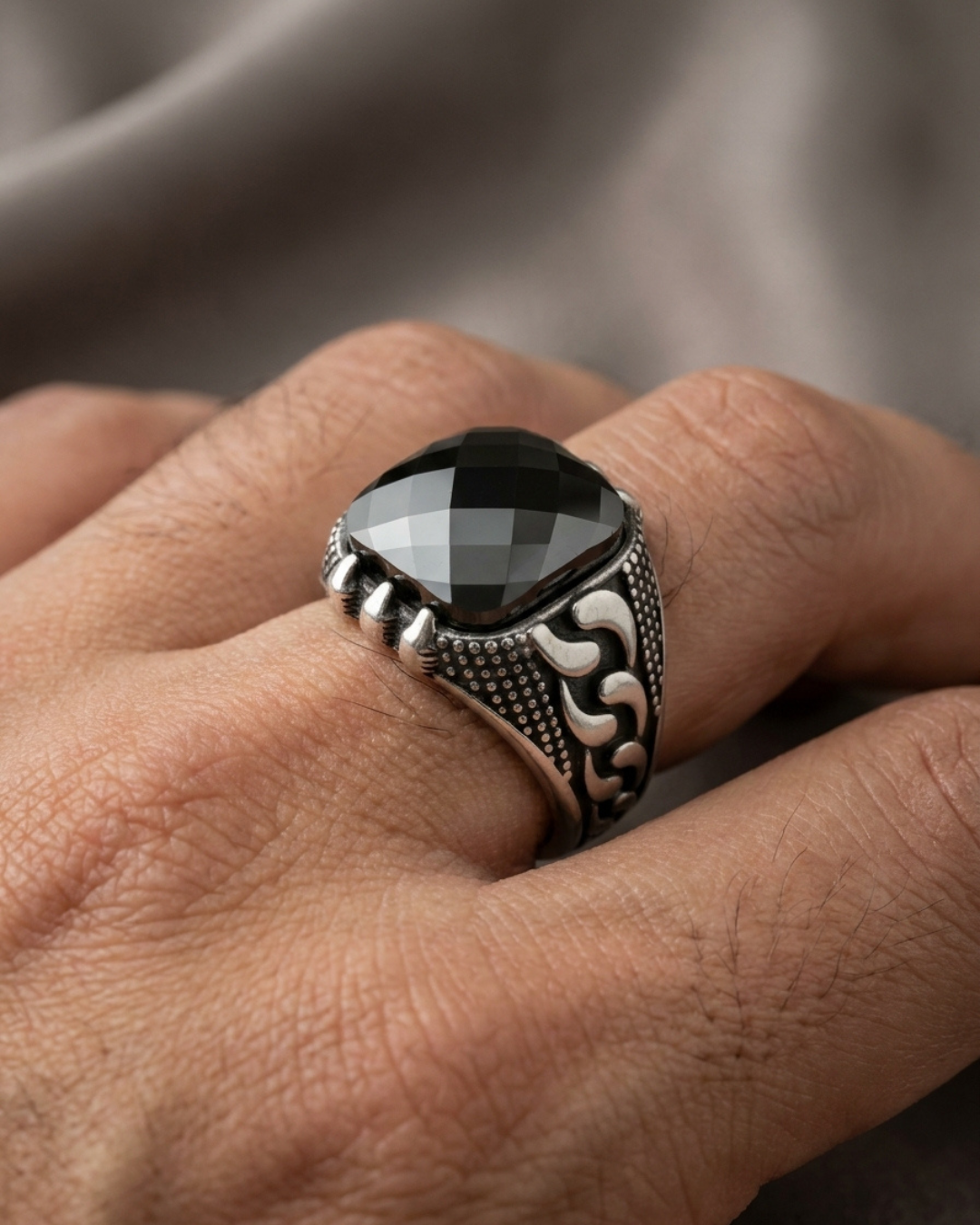 Titan Obsidian Link Ring