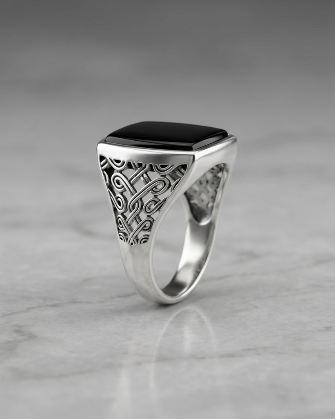 The Labyrinthine Onyx Sovereign