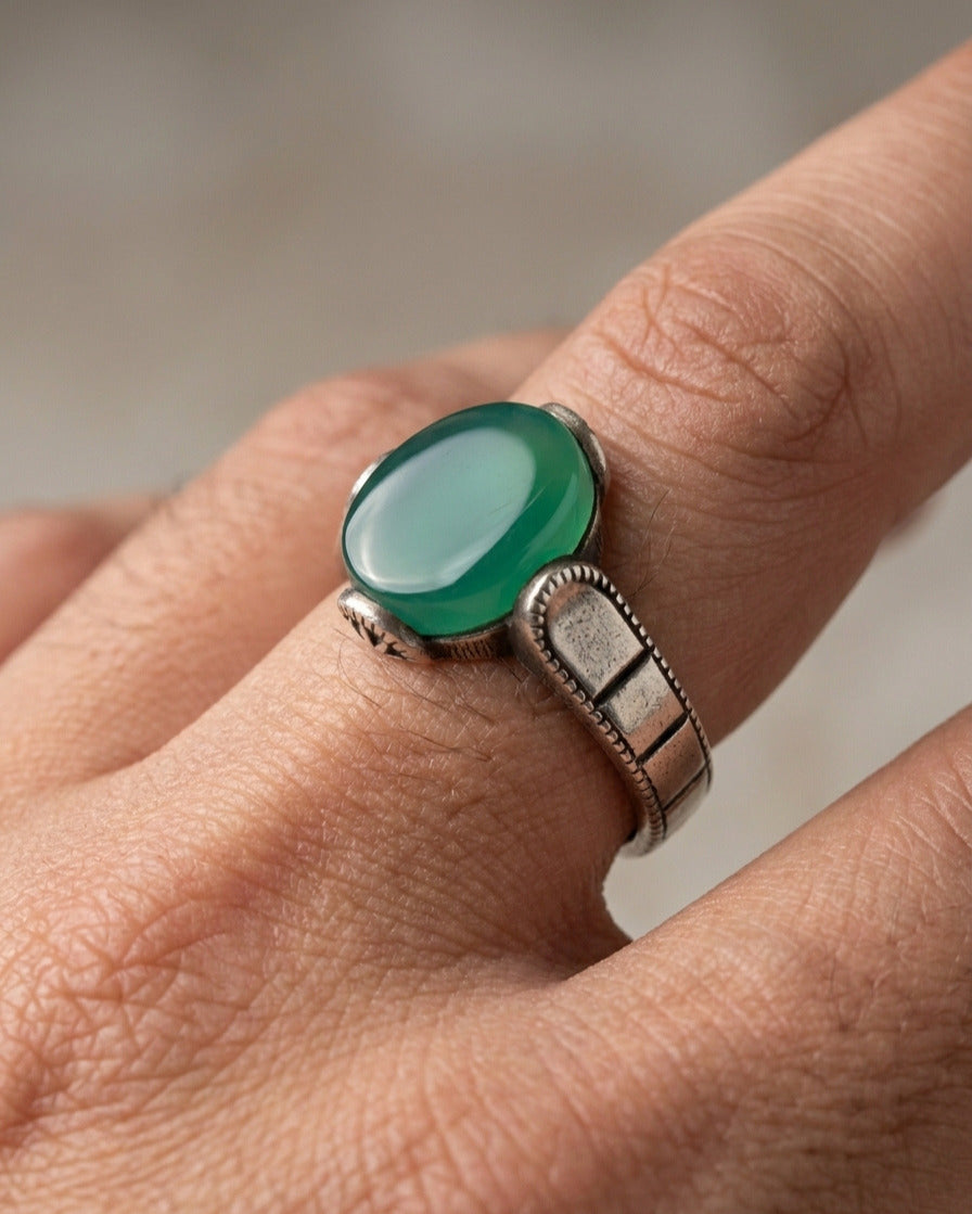 Sovereign Emerald Pillar Signet Ring