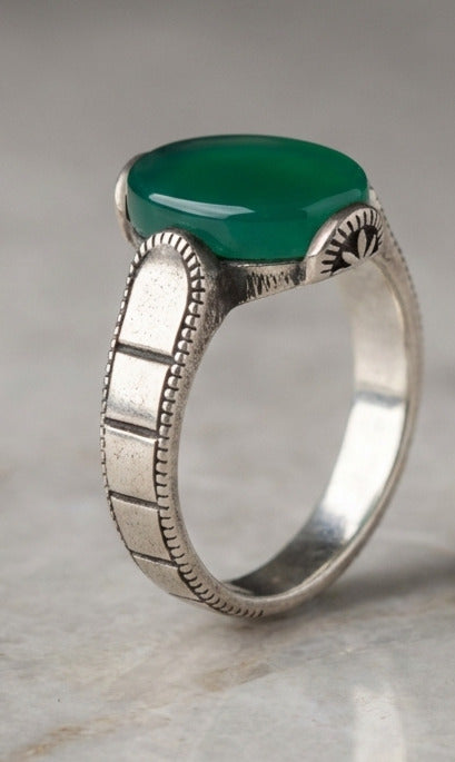 Sovereign Emerald Pillar Signet Ring