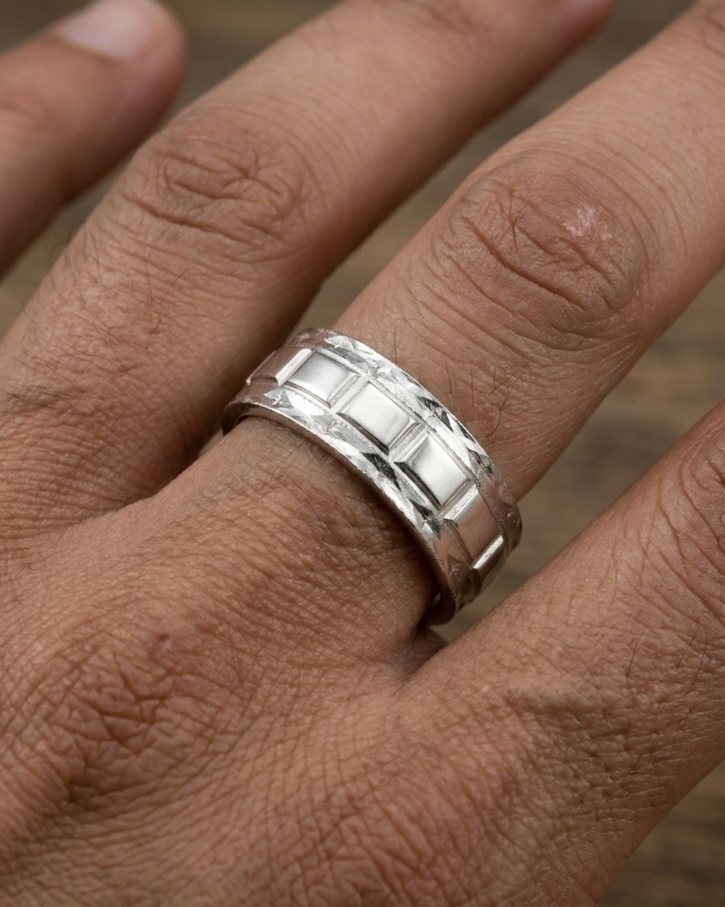 Vanguard Prism Textured Men’s Dibla Ring