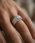 The Venetian Luce Solitaire