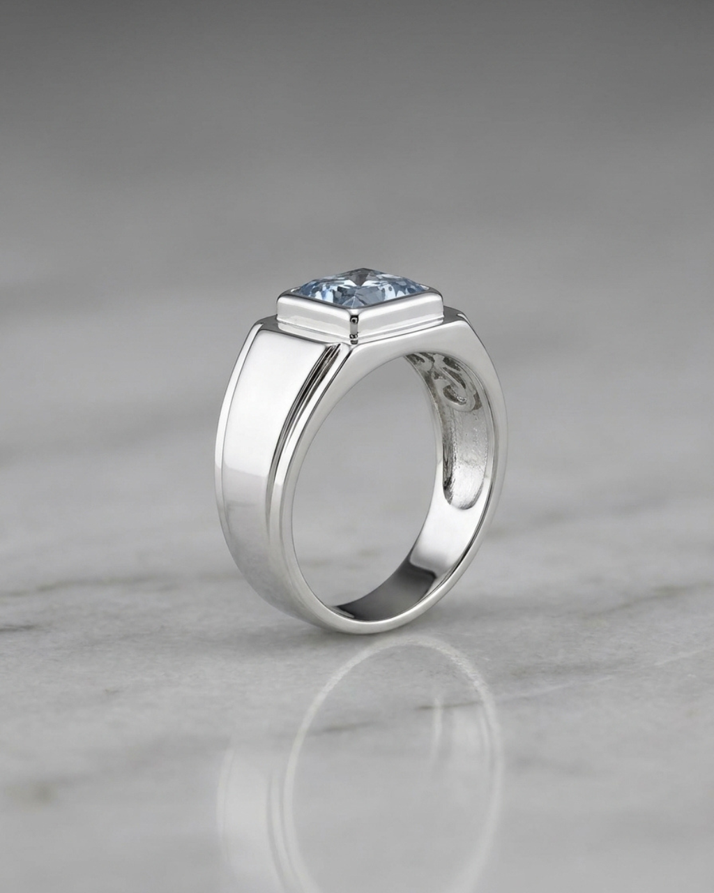 The Milanese Ghiaccio Signet