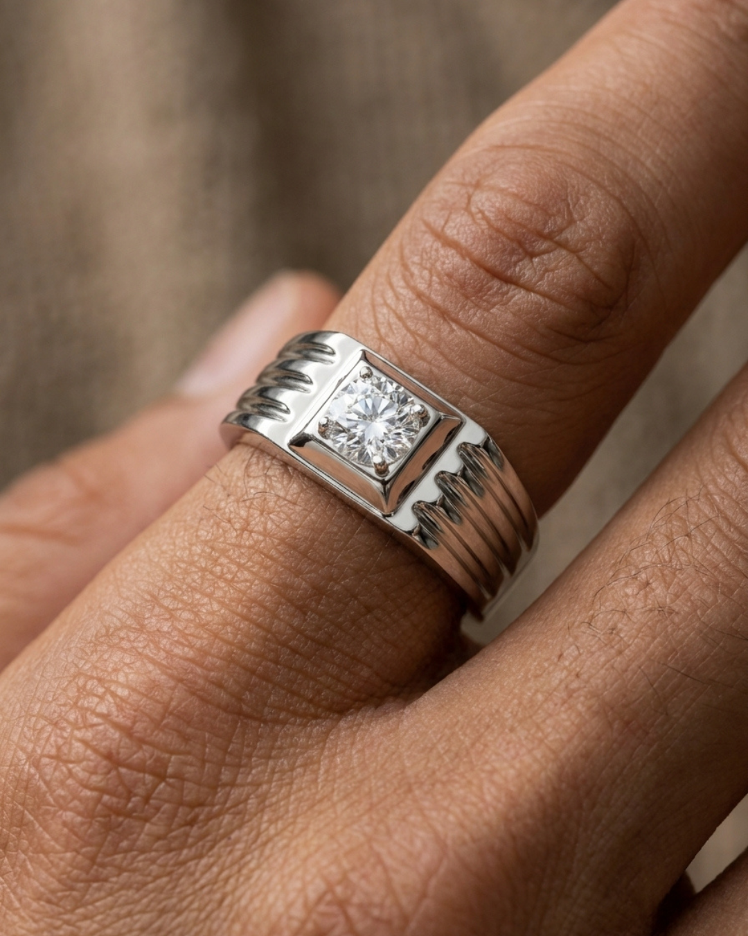The Aero Solitaire Signet