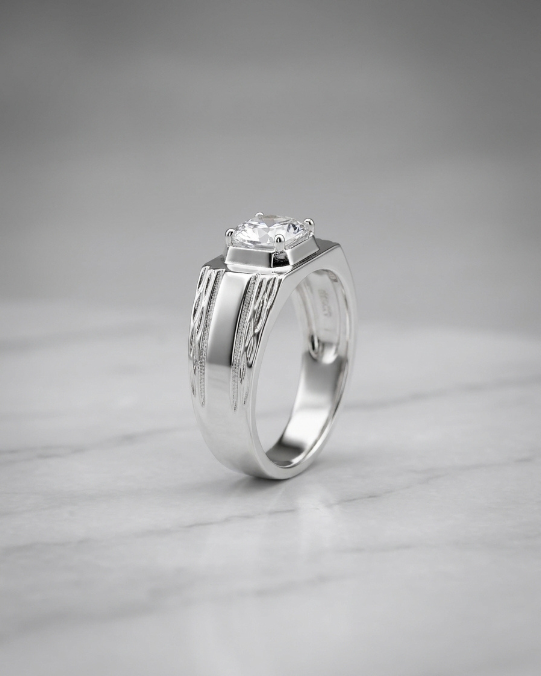 Amalfi Lustro Solitaire Ring
