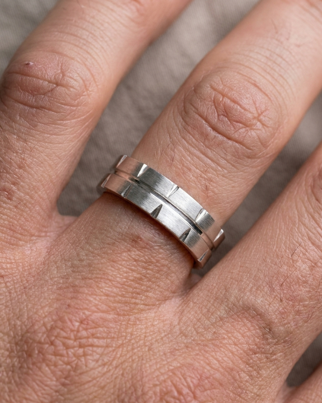 Vanguard Notch Textured Men’s Dibla Ring