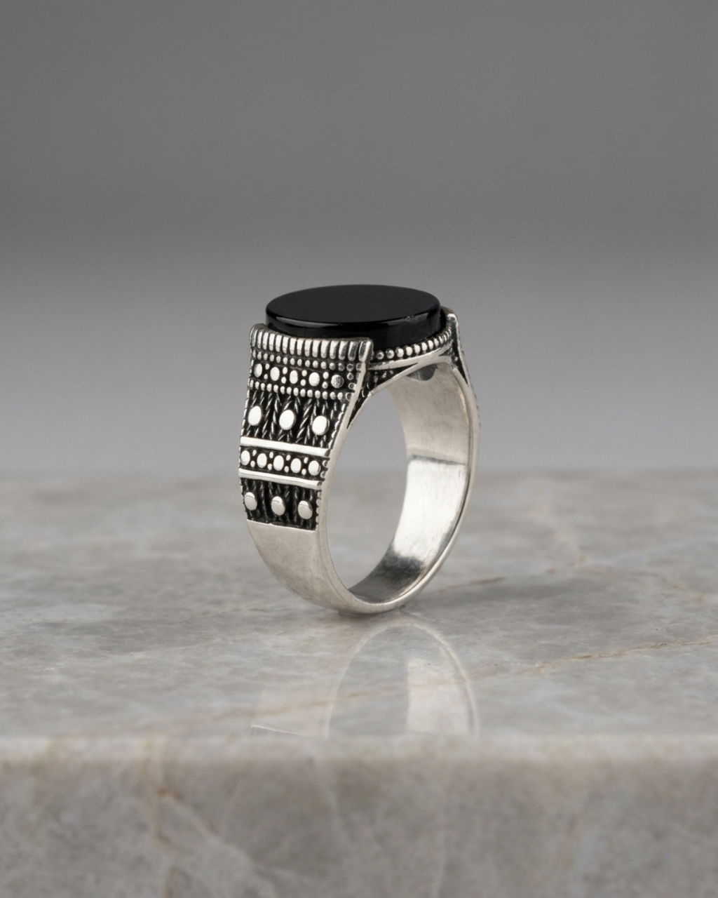 Nomad Obsidian Pillar Ring