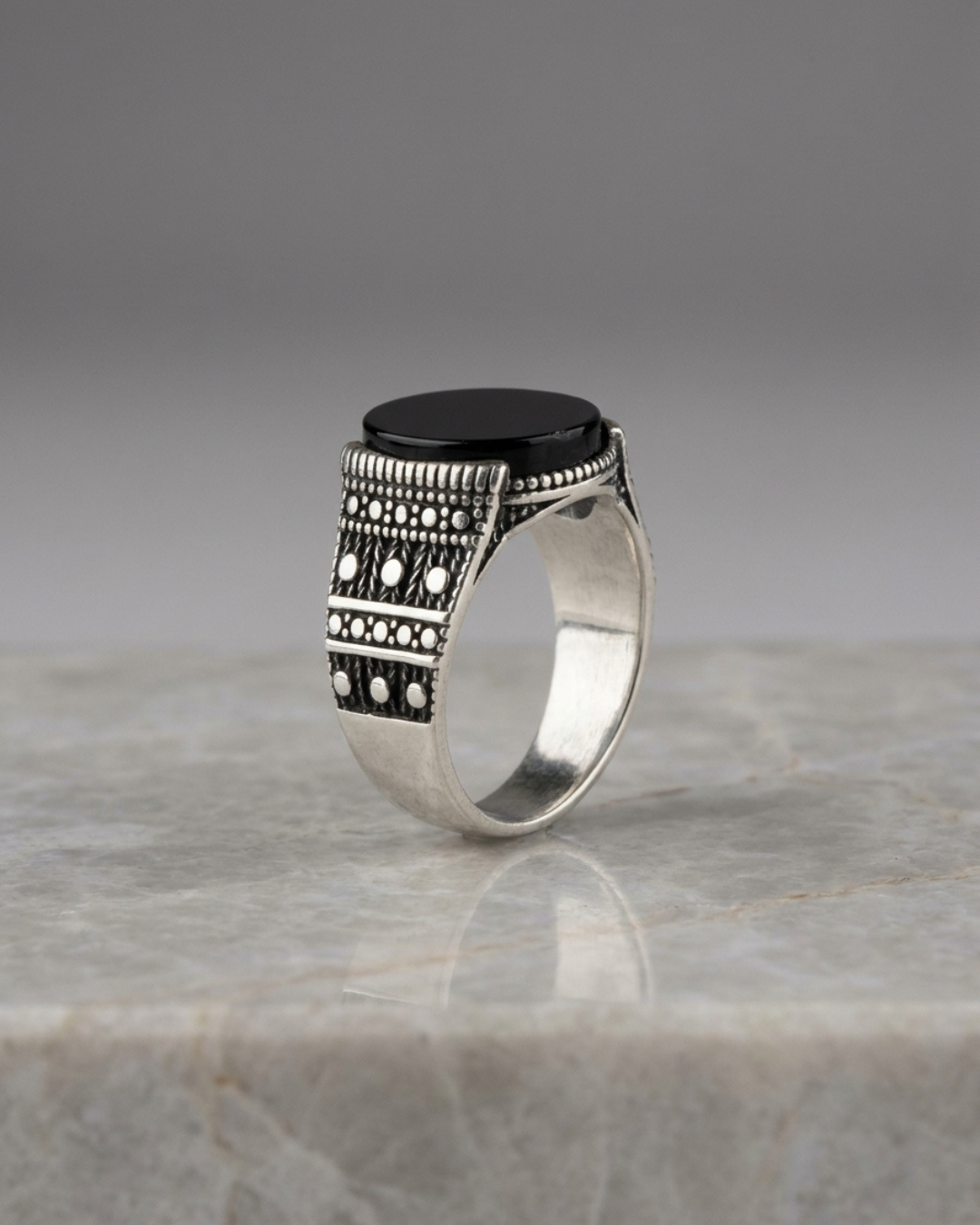 Nomad Obsidian Pillar Ring