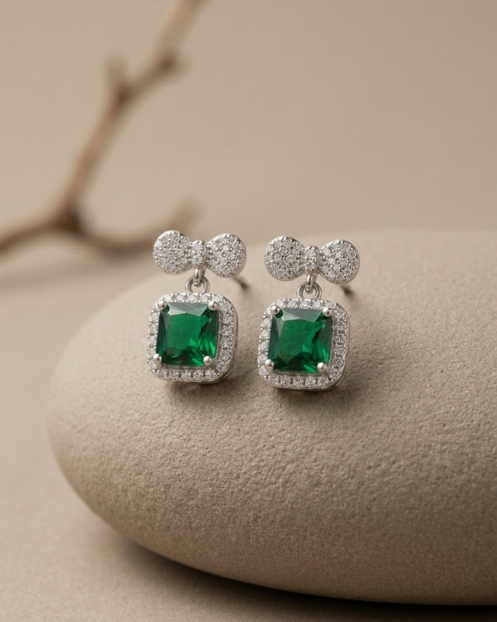 Bowknot Emerald Earrings Silver